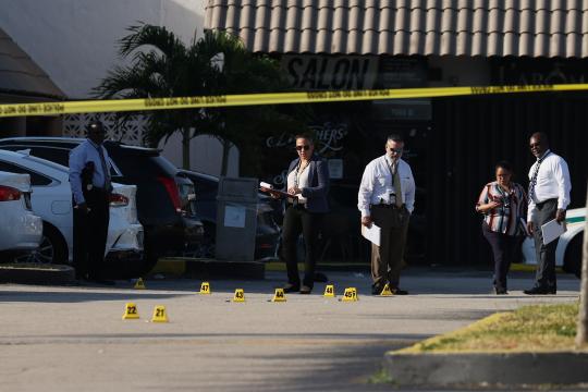 Estampida humana deja varios heridos en una feria de Miami por miedo a un tiroteo