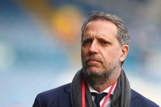 El Tottenham pierde a su director deportivo por sanción de la FIFA tras irregularidades financieras