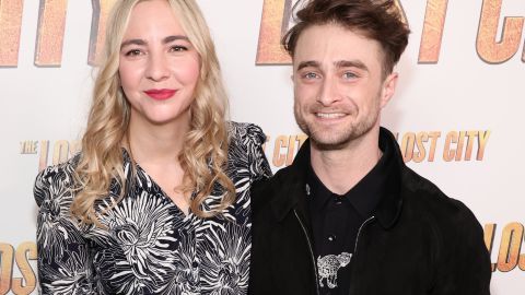 Los actores Erin Darke y Daniel Radcliffe
