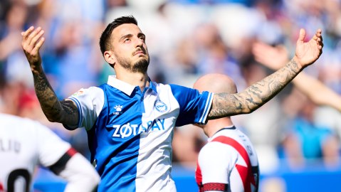 Joselu debutó con la selección de España a sus 32 años.