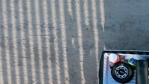 También las agencias fronterizas utilizan drones en la vigilancia .