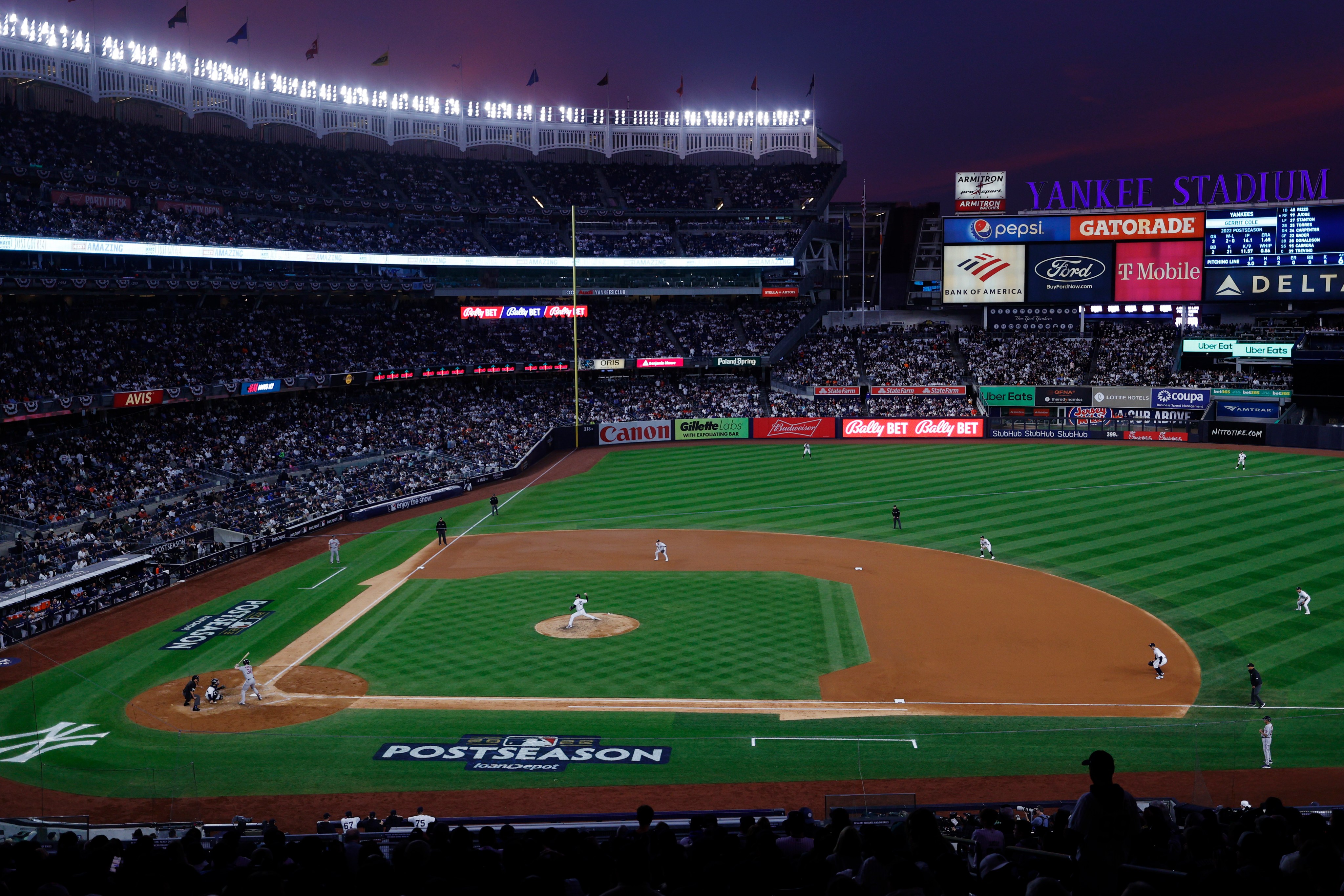 Forbes pone a Yankees franquicia más millonaria de la MLB