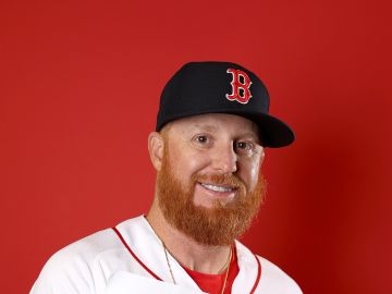 Justin Turner recibió un pelotazo en el rostro en su primer turno al bate. / Foto: Getty Images