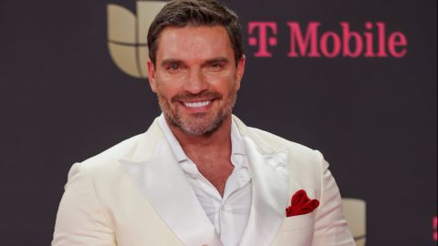 Julián Gil vivió un duro momento en su programa 'Siéntese quien pueda' al hablar de Marjorie de Sousa y su hijo, Matías.