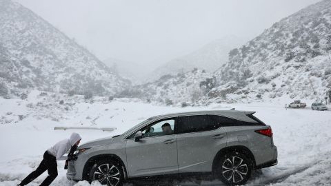 El anciano estuvo 5 días a la deriva, bajo la nieve.