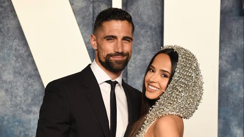 Sebastian Lletget y Becky G tienen poco tiempo comprometidos en matrimonio.