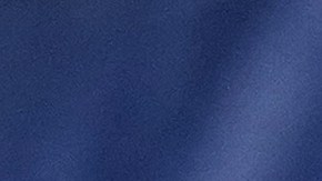 Karim Benzema es atendido de su lesión en la tibia.