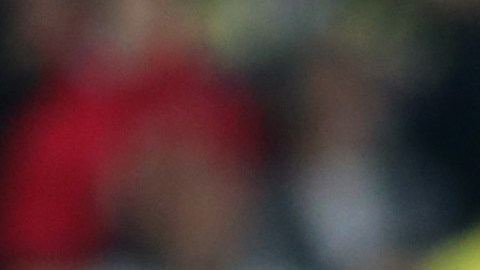 Marko Dmitrovic fue impactado en la cabeza por un objeto lanzado desde la tribuna / Foto: Getty Images
