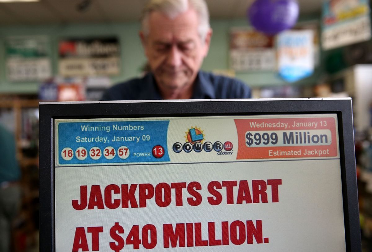 Un puesto de venta de boletos de lotería en San Lorenzo, California. 