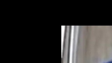 Dos de los sospechosos fueron vistos después en cámaras de seguridad en una tienda de delicatessen.