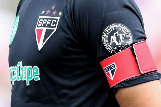 Futbolista del Sao Paulo es acusado de agredir y amenazar a su exnovia