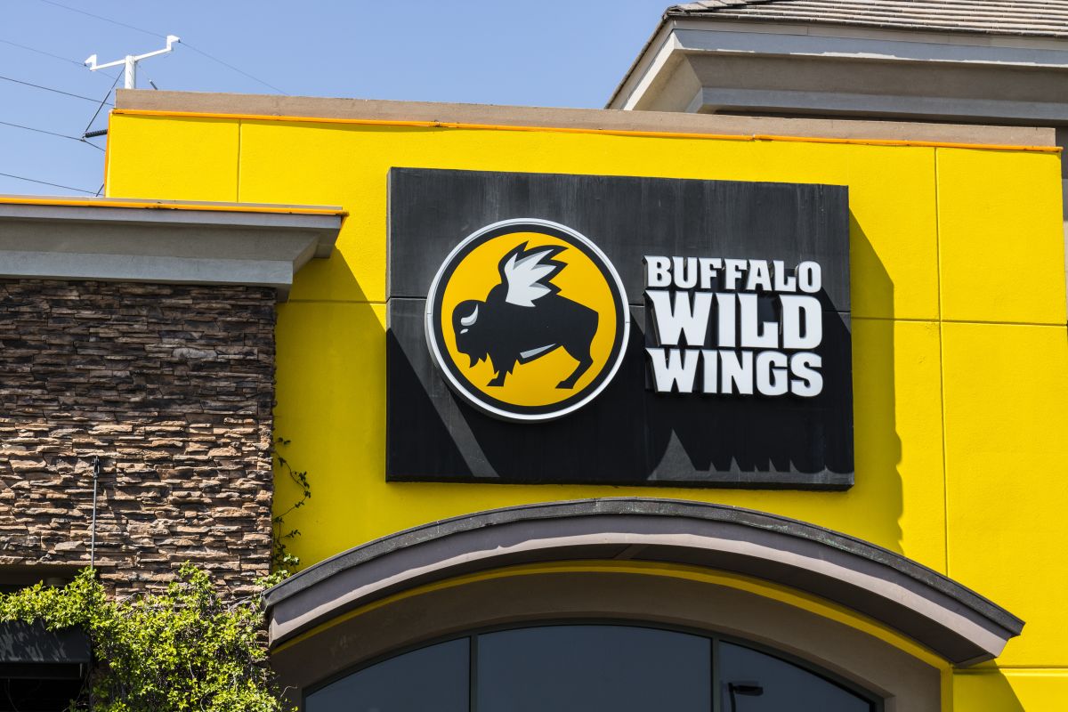 Buffalo Wild Wings customer sues chain, claiming boneless wings are really just chicken nuggets