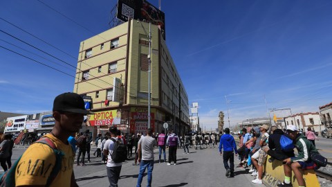 La región vive un flujo migratorio récord, con 2.76 millones de migrantes detenidos.