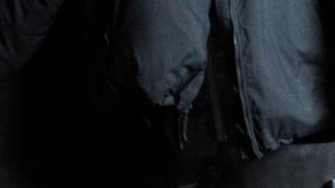 Un soldado ucraniano relevado de su posición en trincheras de primera línea cerca de Vuhledar.