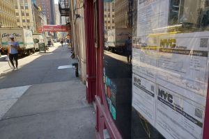 NYC estudia modificar 40 reglamentos para reducir las onerosas multas a los pequeños negocios