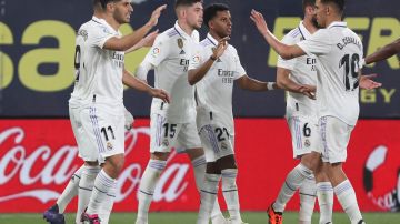 Jugadores del Real Madrid celebra el gol de Marco Asensio ante Cádiz FC.