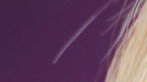 Amanda Bynes posando.