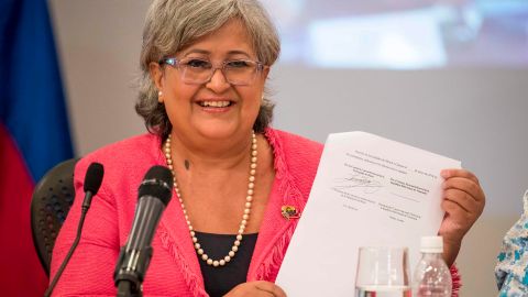 CAR05. CARACAS (VENEZUELA), 12/04/2023.- Fotografía de archivo fechada el 14 de mayo de 2018 que muestra a la presidenta del Consejo Nacional Electoral (CNE), Tibisay Lucena, durante una rueda de prensa en Caracas (Venezuela). La ministra de Educación Universitaria de Venezuela, Tibisay Lucena, quien durante 14 años presidió el Consejo Nacional Electoral (CNE), falleció este miércoles por causas aún desconocidas, informó la vicepresidenta ejecutiva, Delcy Rodríguez. EFE/ Miguel Gutiérrez