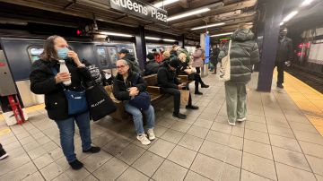Urgen a Albany ayudar a la MTA en crisis financiera para no afectar precio y servicio del metro