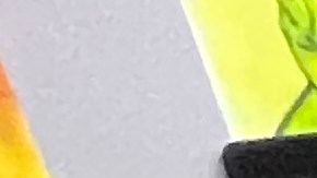 Autoridades de NY continúan bloqueando el paso a las tiendas piratas de humo.