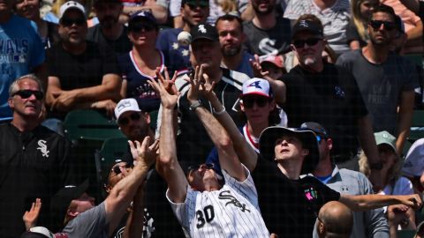 Fanáticos de los Chicago White Sox protagonizan pelea en su estadio. Imágen referencial.