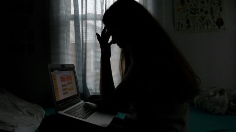 US-HEALTH-VIRUS-SUICIDE-ADOLESCENTS