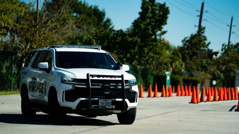 Pareja de padres en Texas fue arrestada presuntamente por haber tatuado a la fuerza a sus hijos