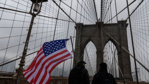 El Puente de Brooklyn es un hito icónico de NYC.