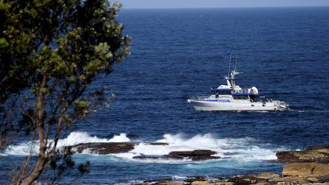 Los pescadores fueron rescatados por las autoridades australianas.