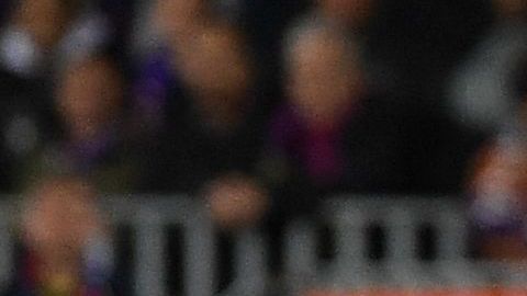 Ronald Araujo (I) y Karim Benzema (D)