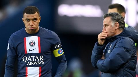 El estratega aseguró que la directiva del PSG está manteniendo conversaciones con Mbappé.