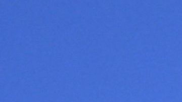 bandera de la OTAN en la Plaza del Senado en Helsinki, Finlandia,