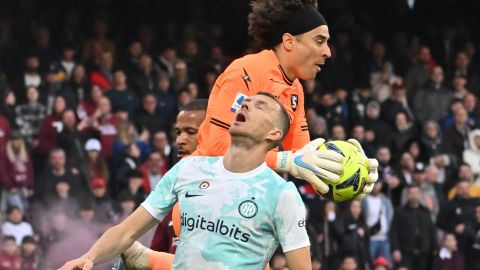 Guillermo Ochoa durante el partido contra el Inter de Milán.