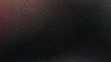 Constantine Hatzidakis le dio un codazo a Andy Robertson.