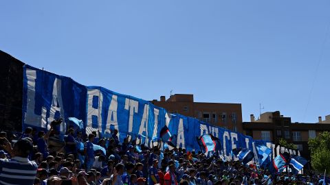 Los hinchas del Getafe recibieron con insultos al FC Barcelona.