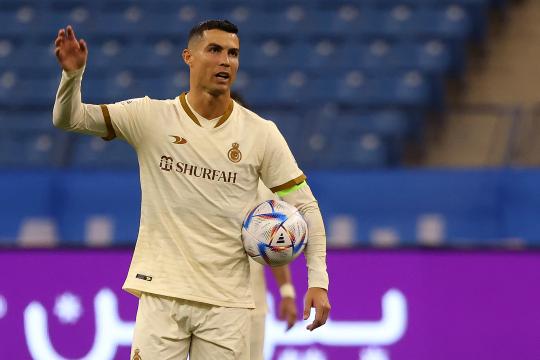 Saudíes piden deportación de Cristiano Ronaldo por agarrarse los genitales ante el público