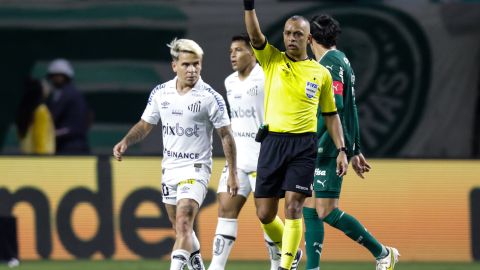 El jugador venezolano no habría ganado la confianza en Santos de Brasil.