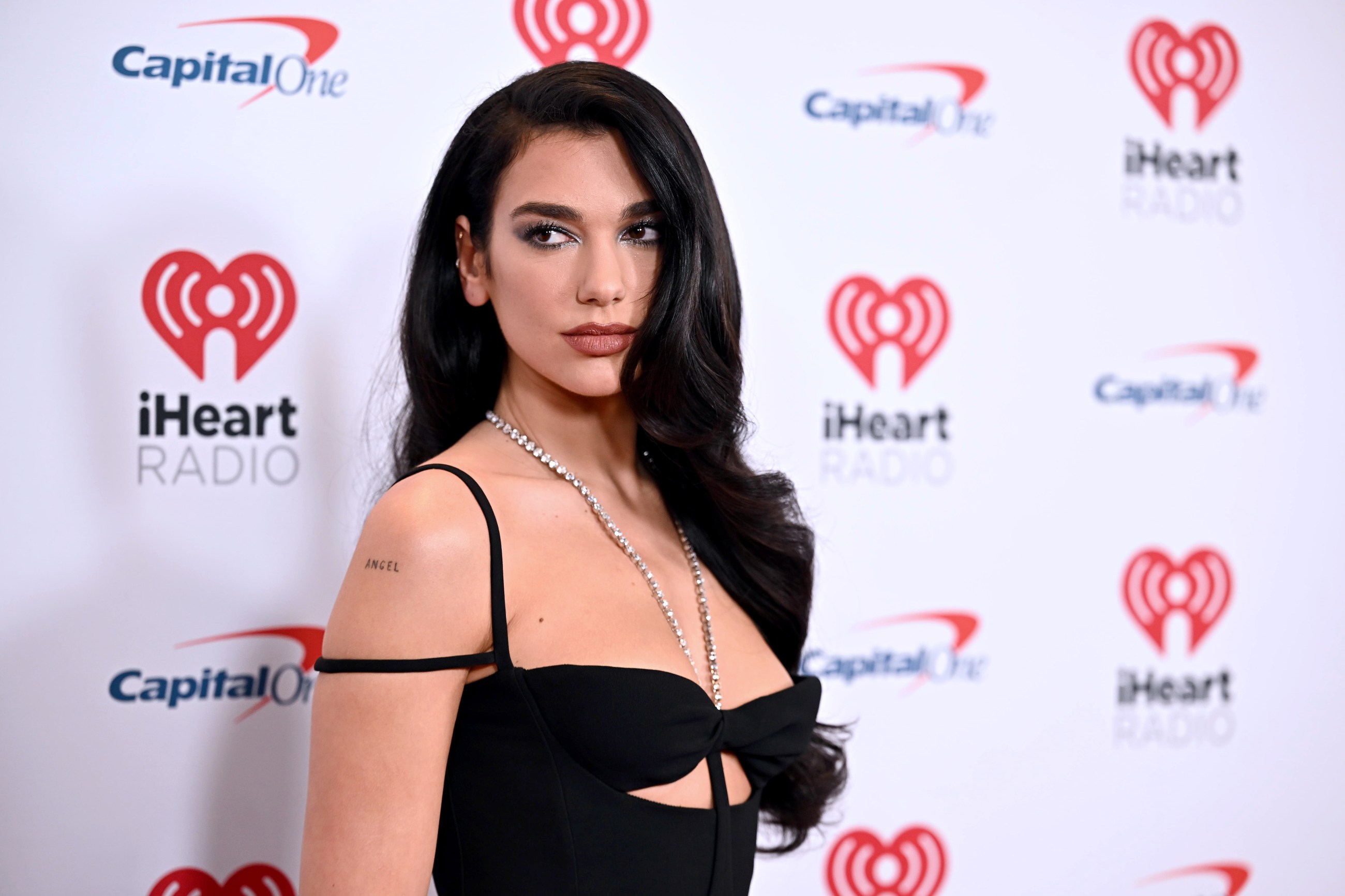 Dua Lipa comparte una foto de su personaje en la película de Barbie - El  Diario NY