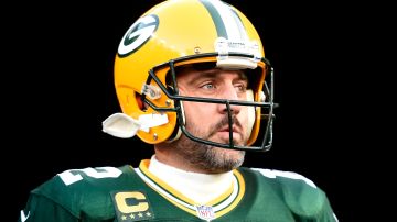 Aaron Rodgers firmó con los New York Jets.
