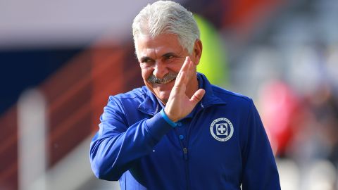 Ricardo Ferretti durante un partido entre Pachuca y Cruz Azul.