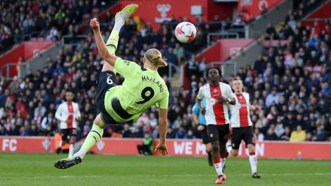 Erling Haaland llegó a 30 goles en la temporada de Premier League.