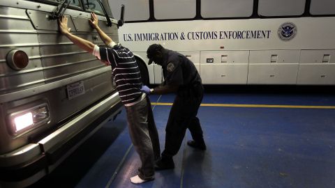 Gran parte de los detenidos, 9,974 se encuentran en centro de ICE en Texas.