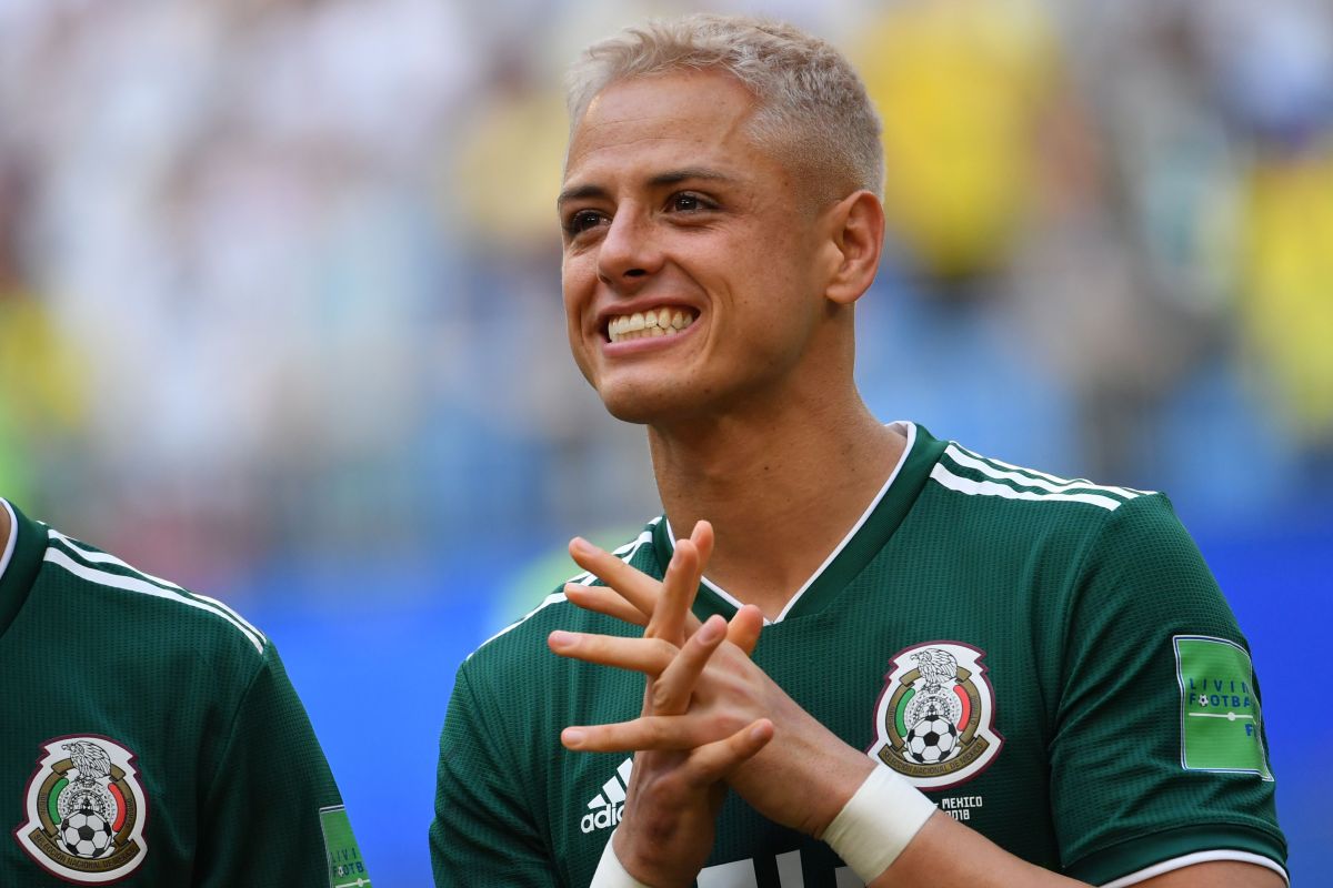 Listo para 'El Tráfico': Chicharito presenta camiseta especial