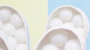 Adamari López y Alaïa celebrando Pascuas