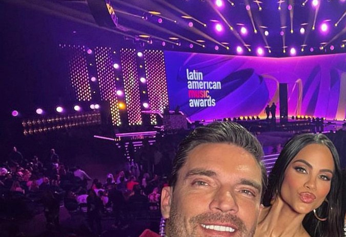 Julián Gil, Natti Natasha, Galilea Montijo y Clarissa Molina presentadores de los Latin AMAs 2023