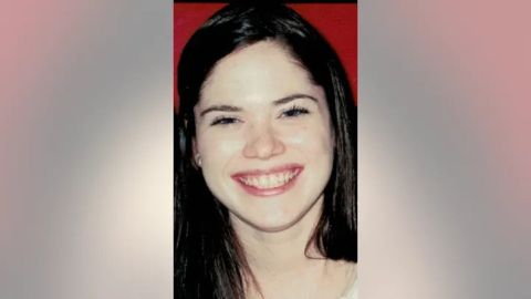 La víctima fue alumna de SUNY Orange Community College y se desempeñaba como camarera para pagar su matrícula.