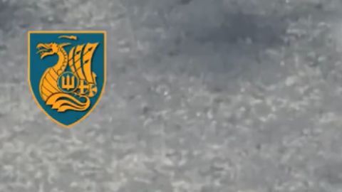 En la imagen se aprecia un tanque ruso en llamas.