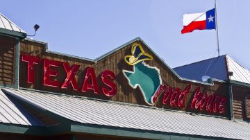 Texas-Roadhouse-mesera-sueldo