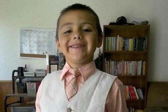 Condenan a cadena perpetua a madre de Anthony Avalos y a su novio por el asesinato del niño de 10 años en California