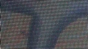 Samo desfila por la alfombra roja del estreno del musical "José El Soñador" en el Centro Cultural Teatro en 2022.